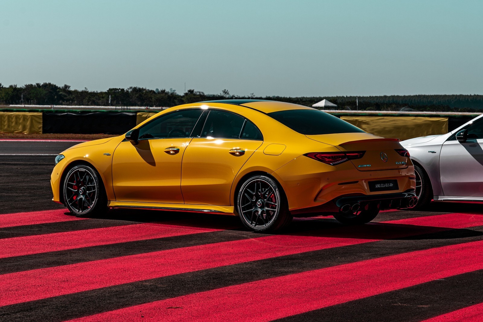 MERCEDES-AMG APRESENTA NOVOS MOTORES 45: COMBINAÇÃO DO DESEMPENHO DAS PISTAS COM O DESIGN ÚNICO DOS ESPORTIVOS DA MARCA, foto 7