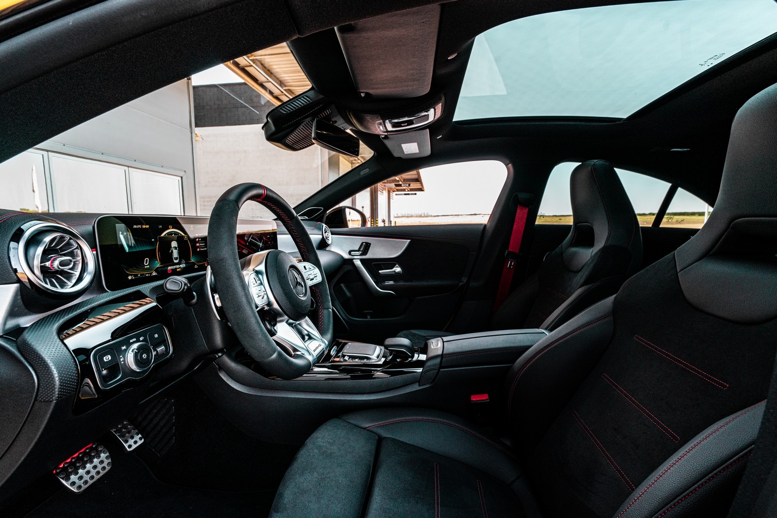 MERCEDES-AMG APRESENTA NOVOS MOTORES 45: COMBINAÇÃO DO DESEMPENHO DAS PISTAS COM O DESIGN ÚNICO DOS ESPORTIVOS DA MARCA, foto 13