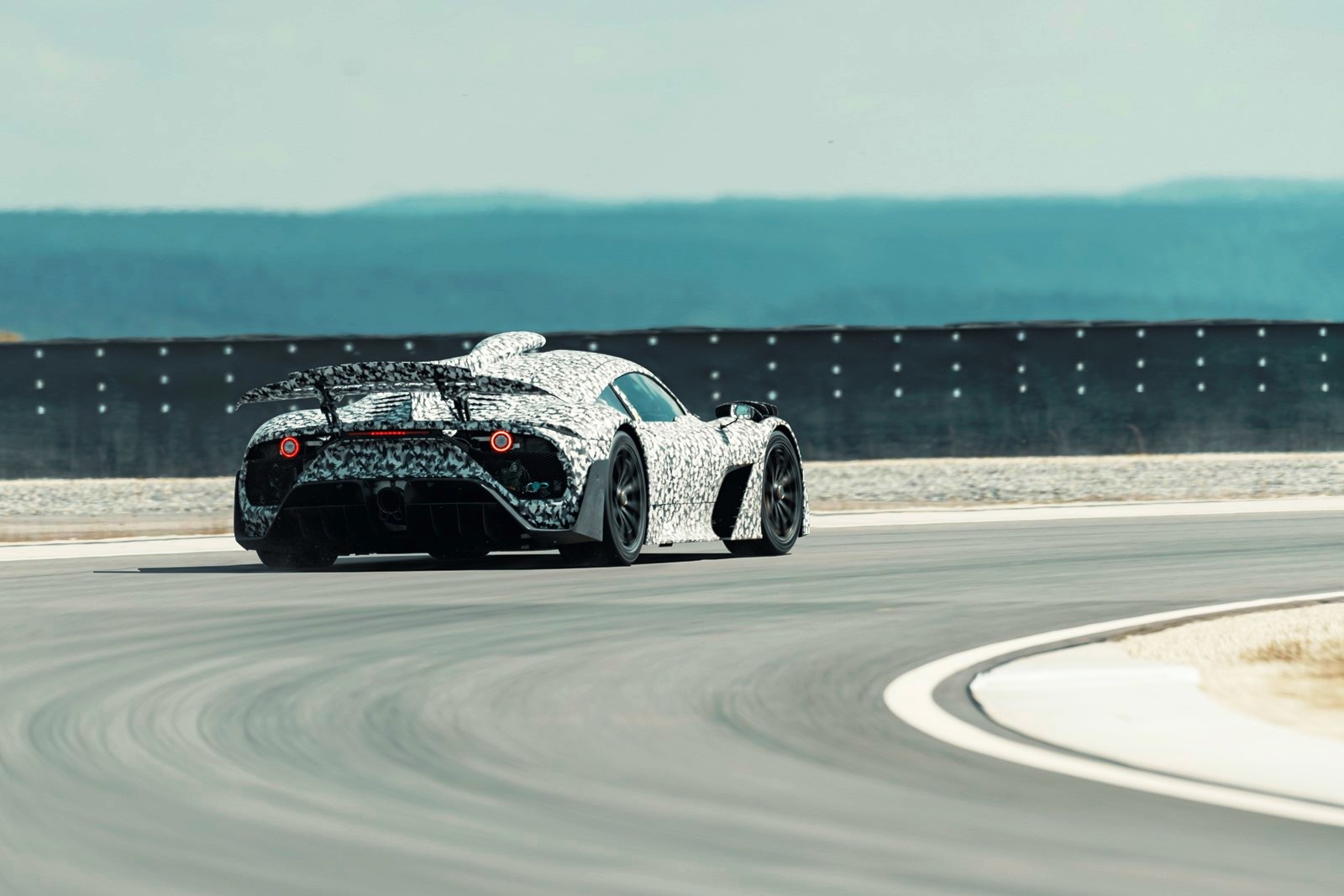 MERCEDES-AMG PROJECT ONE: COM UM MOTOR DE FÓRMULA 1 E 1.000 CV ESTÁ MAIS PRÓXIMO DE SER REAL, foto 4