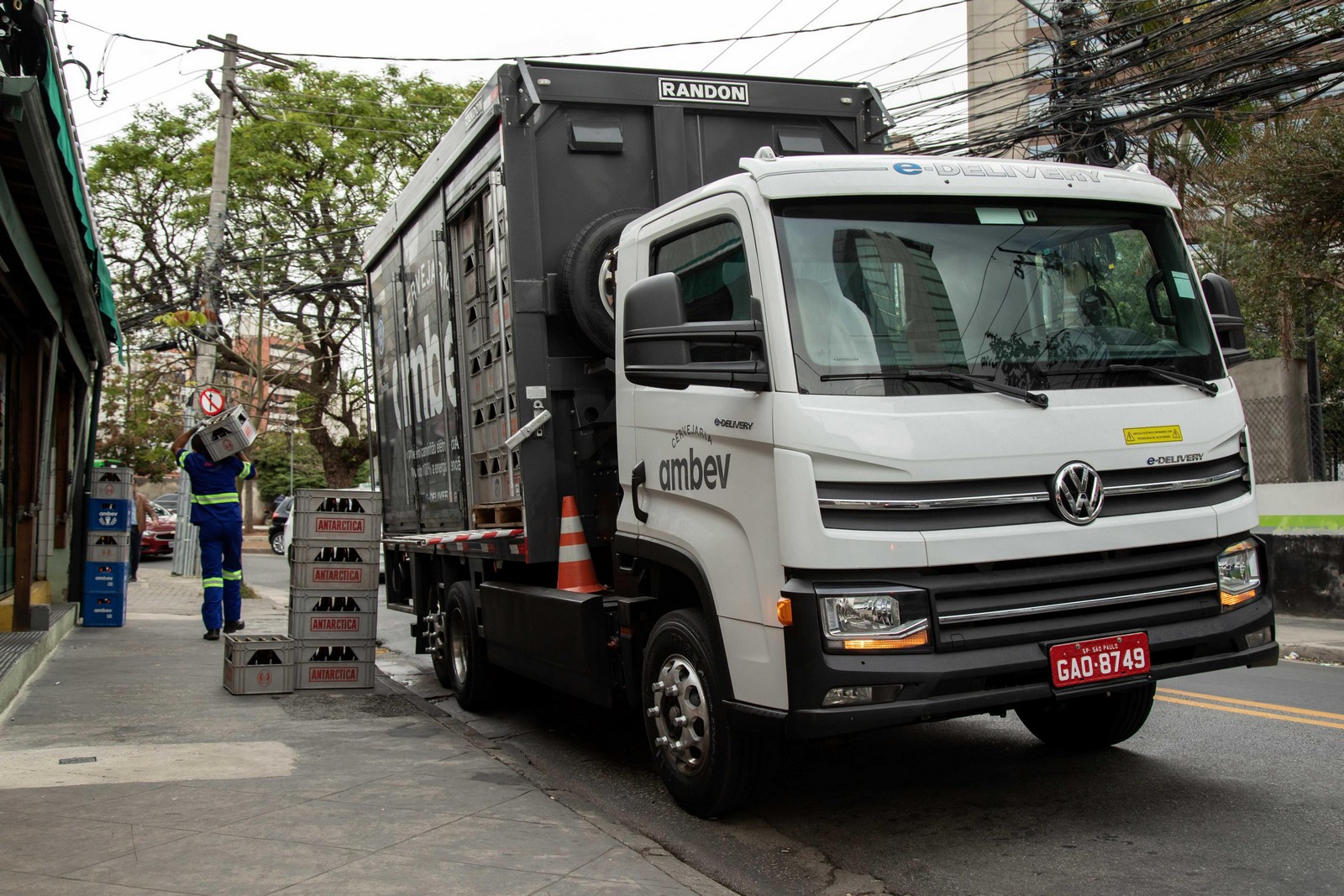 CAMINHÃO ELÉTRICO VW E-DELIVERY SUPERA 30 MIL QUILÔMETROS EM TESTES EM PARCERIA COM A AMBEV, foto 1