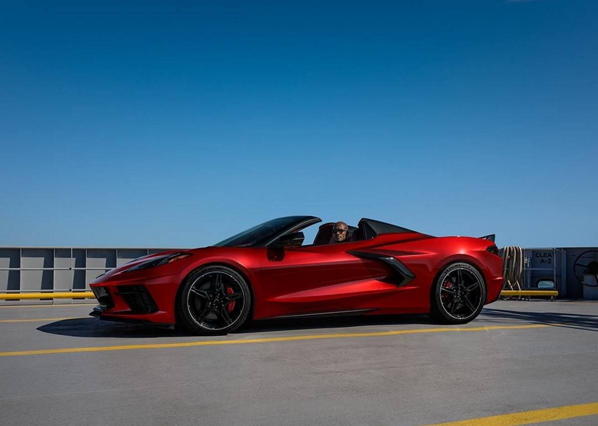 CHEVROLET MOSTRA O NOVO CORVETTE 2021 COM SUA NOVA COR VERMELHA, foto 1