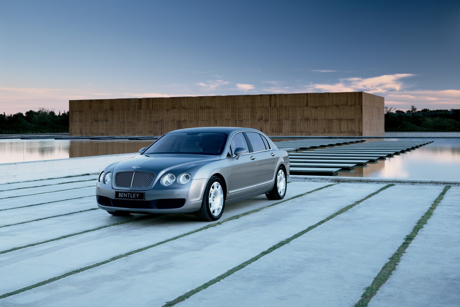 O LUXUOSO BENTLEY FLYING SPUR BATE UM NOVO RECORDE DE PRODUÇÃO EM 15 ANOS, foto 4
