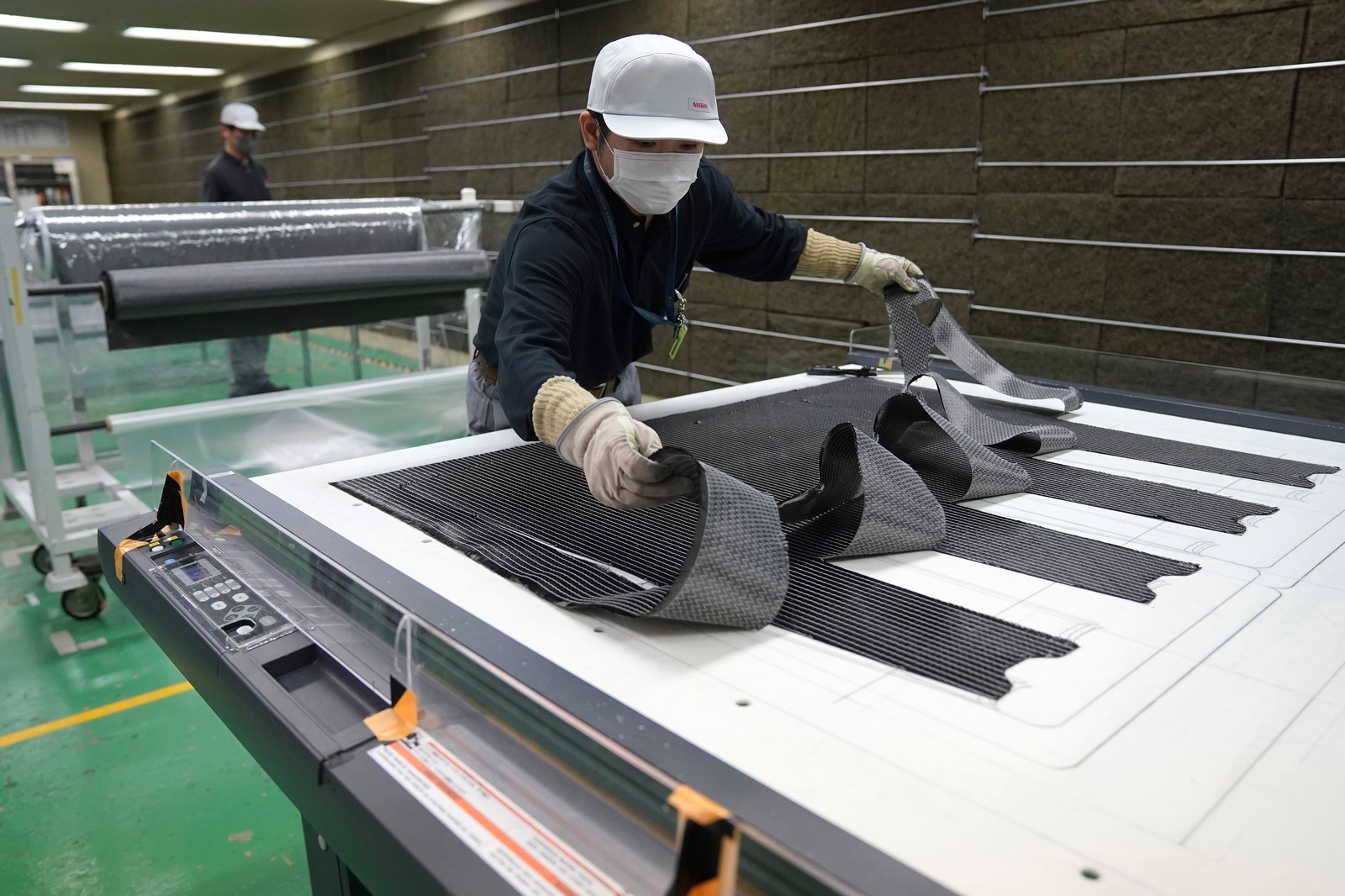 NISSAN REALIZA IMPORTANTE AVANÇO NA PRODUÇÃO DE PEÇAS DE FIBRA DE CARBONO, foto 17
