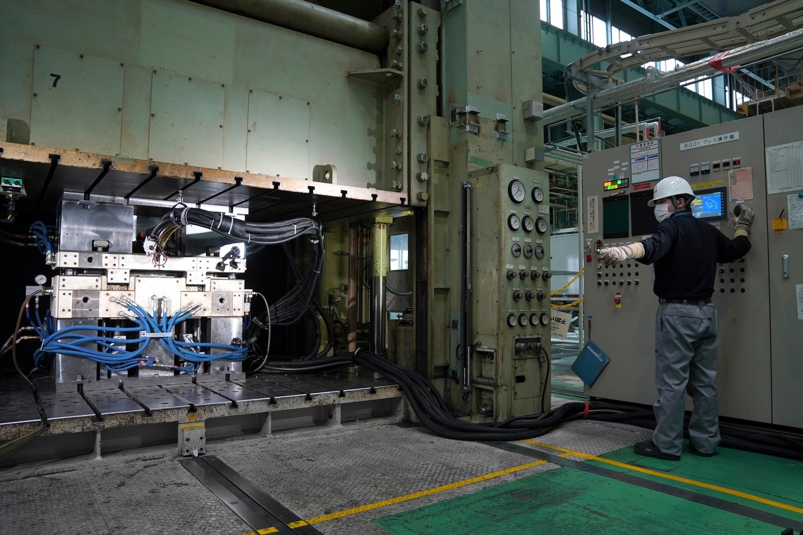 NISSAN REALIZA IMPORTANTE AVANÇO NA PRODUÇÃO DE PEÇAS DE FIBRA DE CARBONO, foto 18