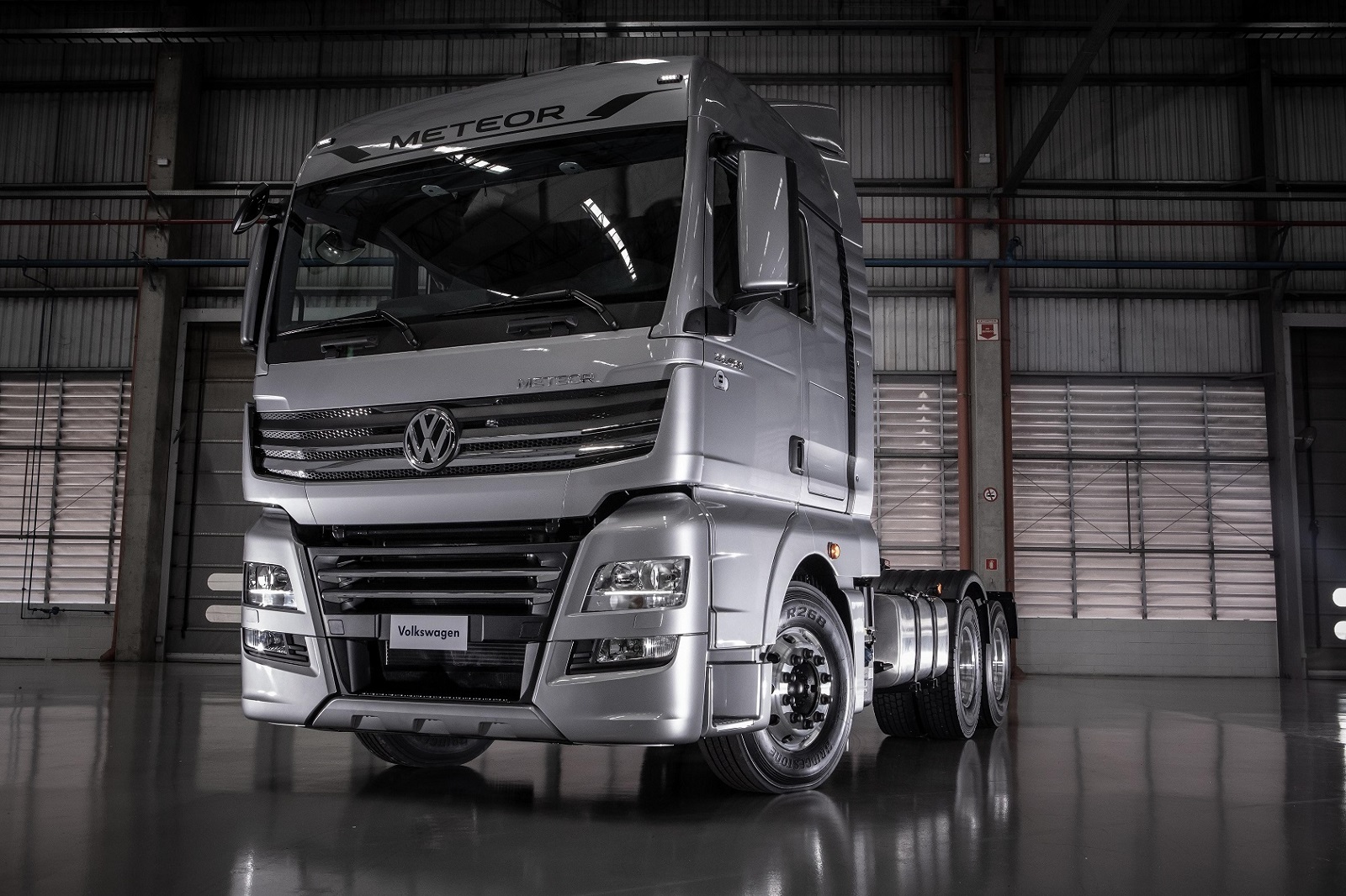 CONFORTO E FUNCIONALIDADE: CAMINHÃO EXTRAPESADO VW METEOR CHEGA COM VOCAÇÃO PARA QUALQUER APLICAÇÃO, foto 1