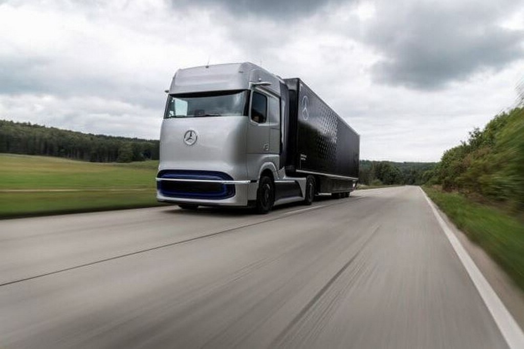 DAIMLER TRUCKS FAZ ESTREIA MUNDIAL DO CAMINHÃO-CONCEITO MOVIDO A CÉLULAS DE COMBUSTÍVEL, foto 1