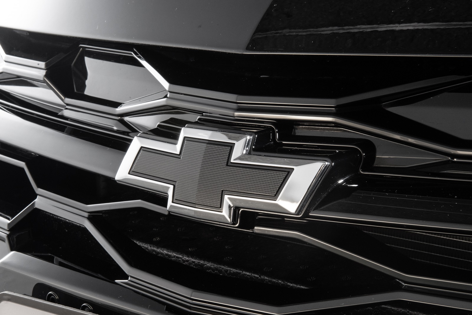 CHEVROLET ONIX PLUS MIDNIGHT FARÁ SUA ESTREIA GLOBAL NO BRASIL, foto 1