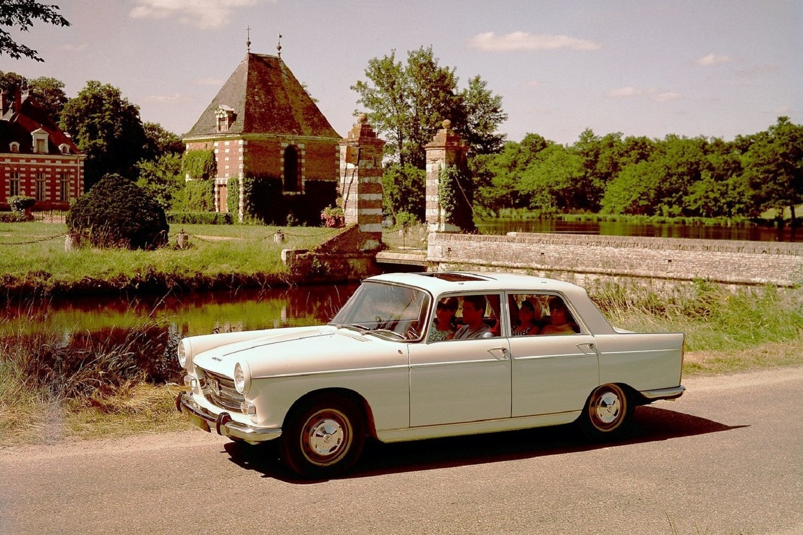 PEUGEOT: 210 ANOS DE EXISTÊNCIA E 13 FILMES PARA REVIVÊ-LOS, foto 2