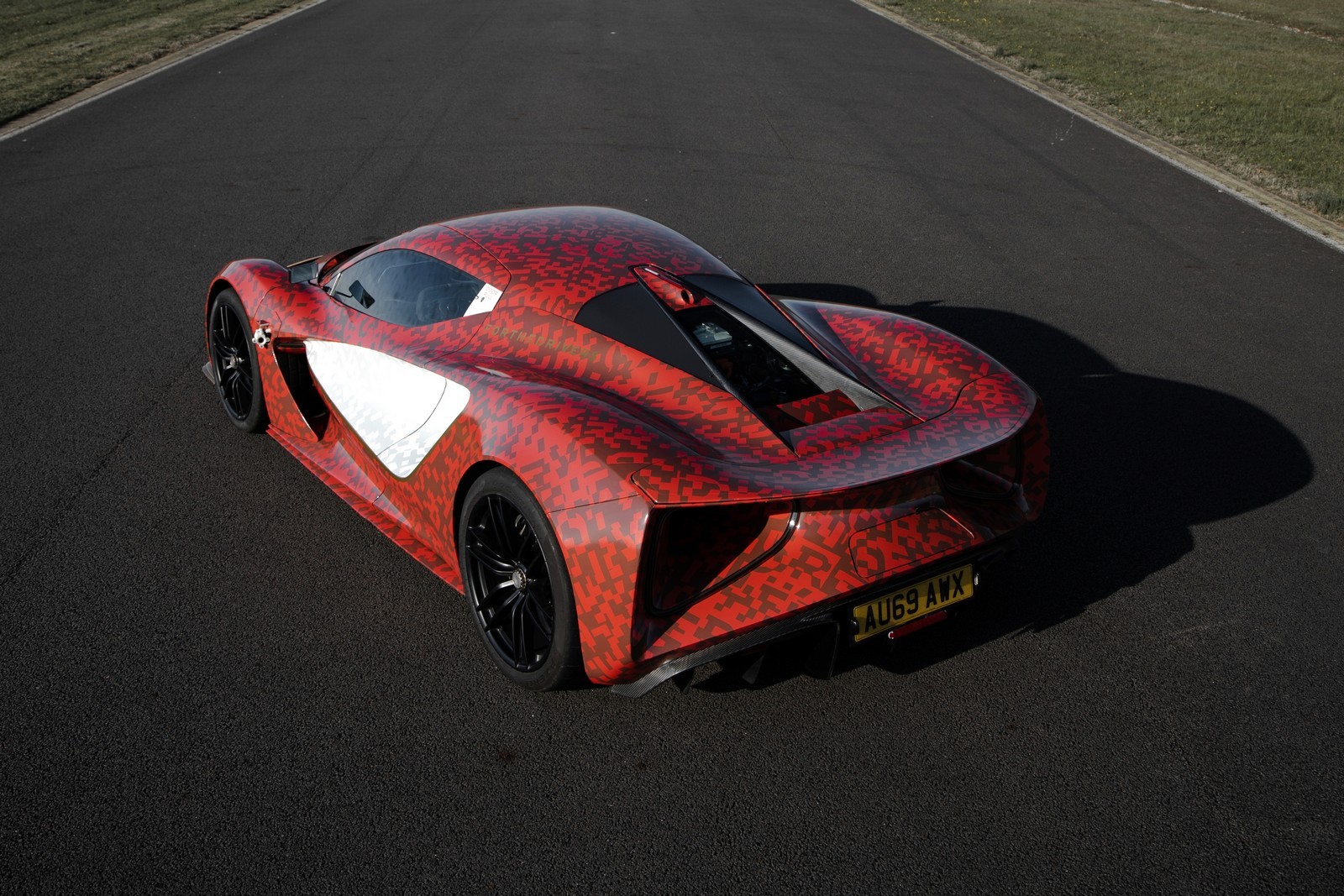 LOTUS EVIJA: O HYPERCAR ELÉTRICO SE SOLTA NA PISTA, foto 4
