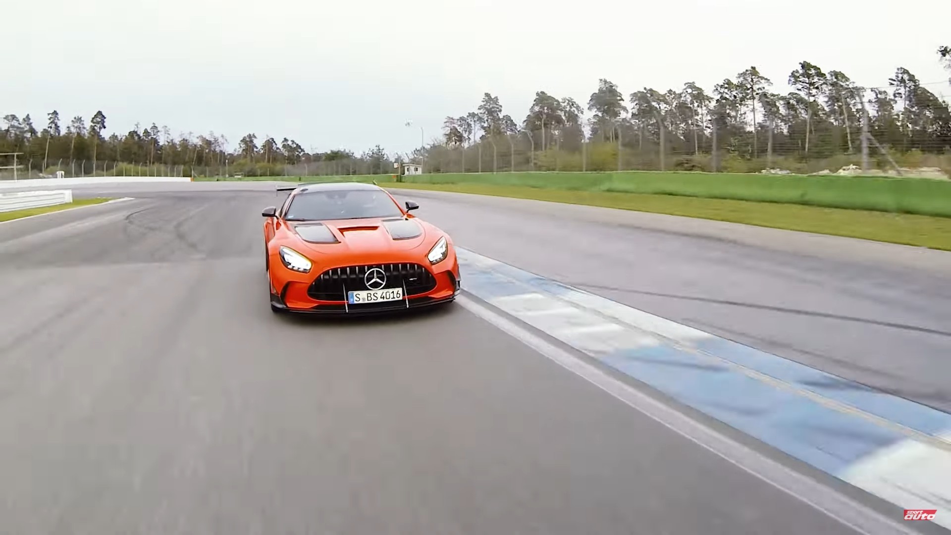 MERCEDES-AMG GT BLACK SERIES MOSTRA O SEU POTENCIAL EM HOCKENHEIM, foto 2