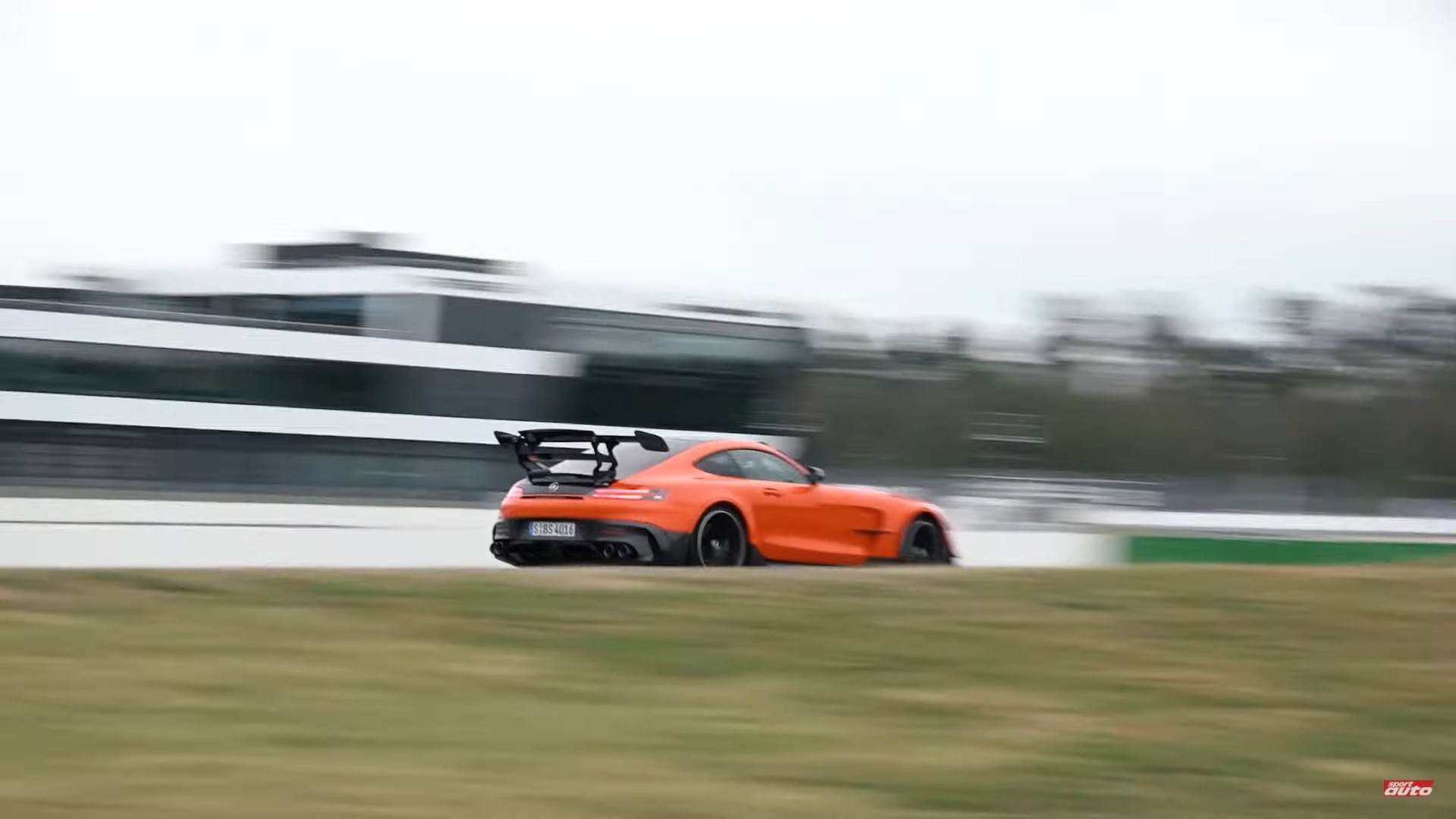 MERCEDES-AMG GT BLACK SERIES MOSTRA O SEU POTENCIAL EM HOCKENHEIM, foto 6