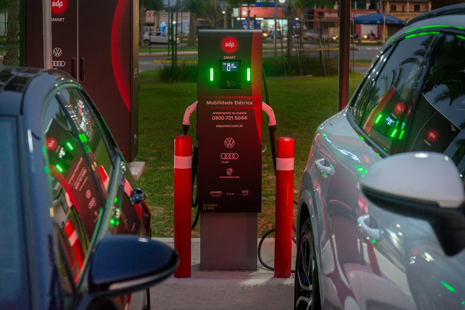 VOLKSWAGEN, AUDI, PORSCHE E EDP INAUGURAM SEU PRIMEIRO ELETROPOSTO, foto 1