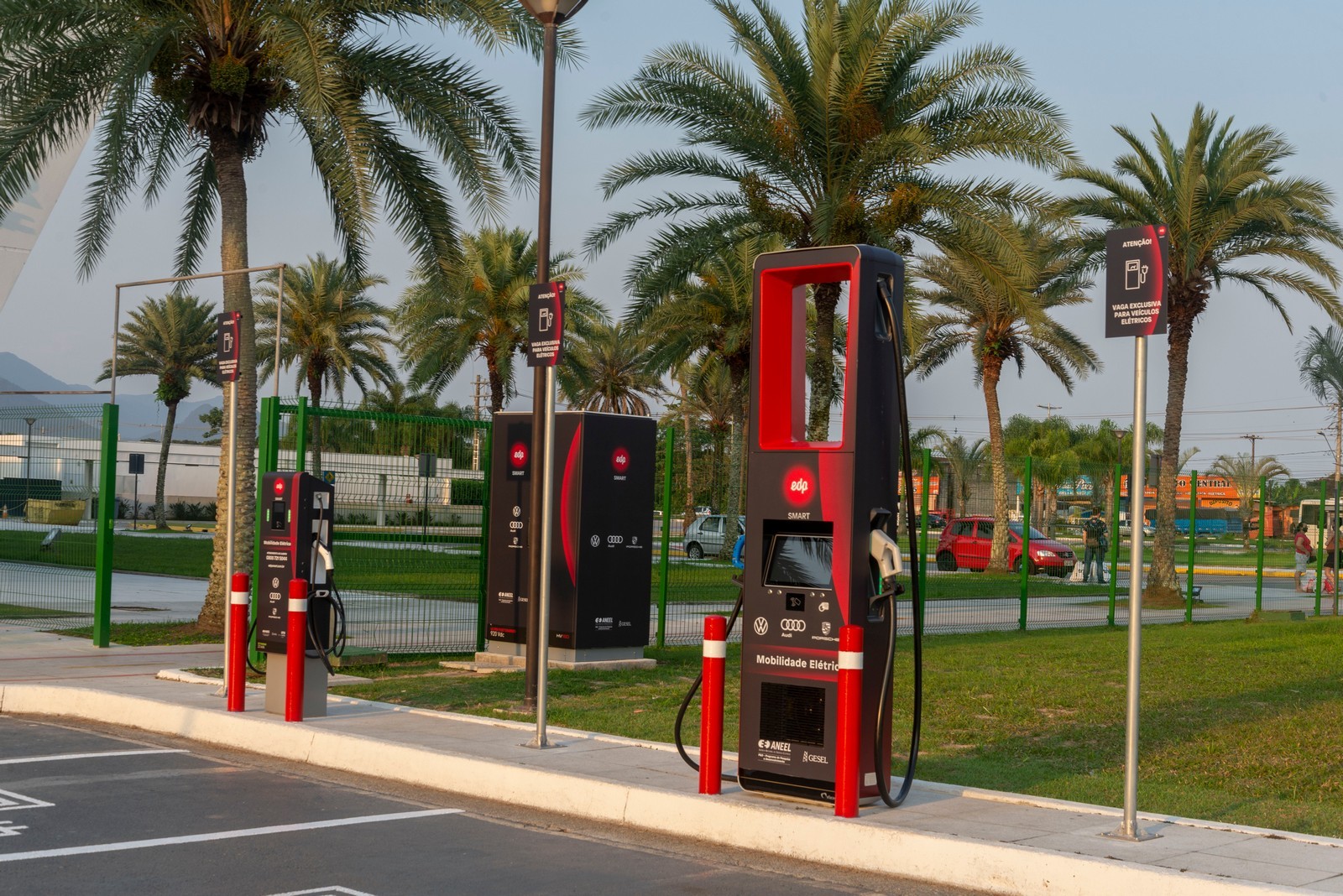 VOLKSWAGEN, AUDI, PORSCHE E EDP INAUGURAM SEU PRIMEIRO ELETROPOSTO, foto 6