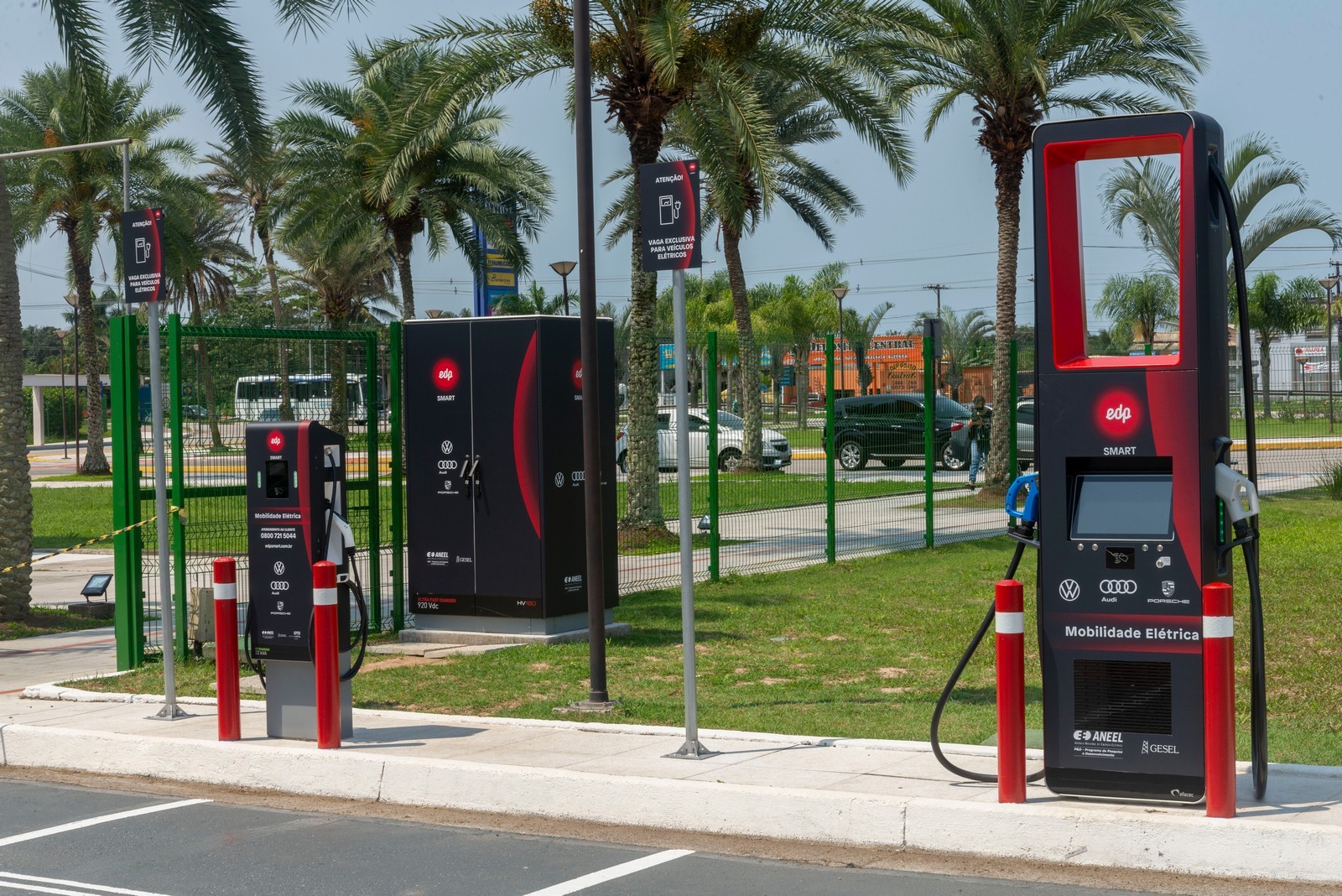 VOLKSWAGEN, AUDI, PORSCHE E EDP INAUGURAM SEU PRIMEIRO ELETROPOSTO, foto 14