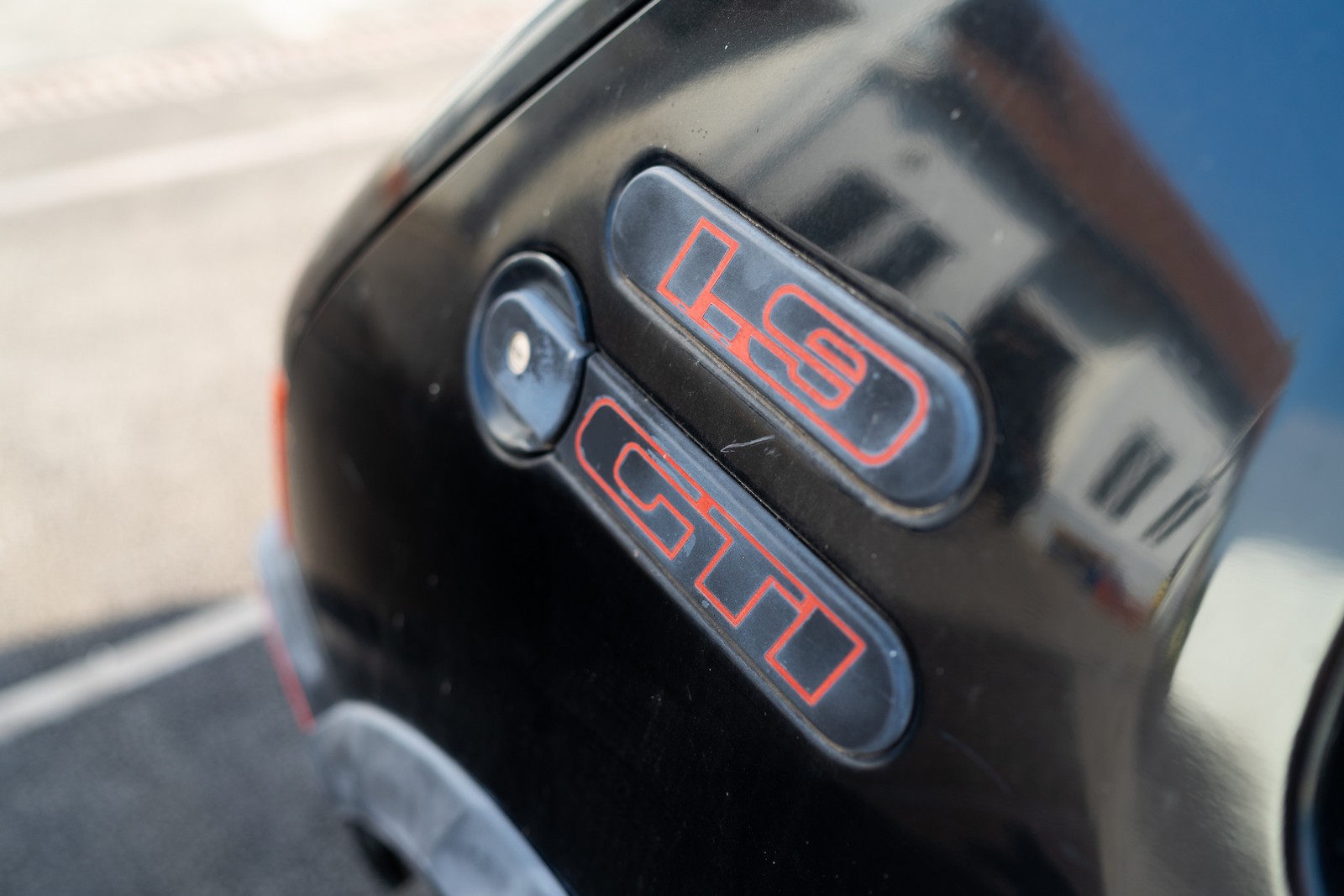 SOCHAUX, FRANÇA: OFICINAS DO PEUGEOT ADVENTURE MUSEUM COMEÇAM A RESTAURAR VEÍCULOS ICÔNICOS DA MARCA. 205 GTI É O ESTREANTE, foto 5