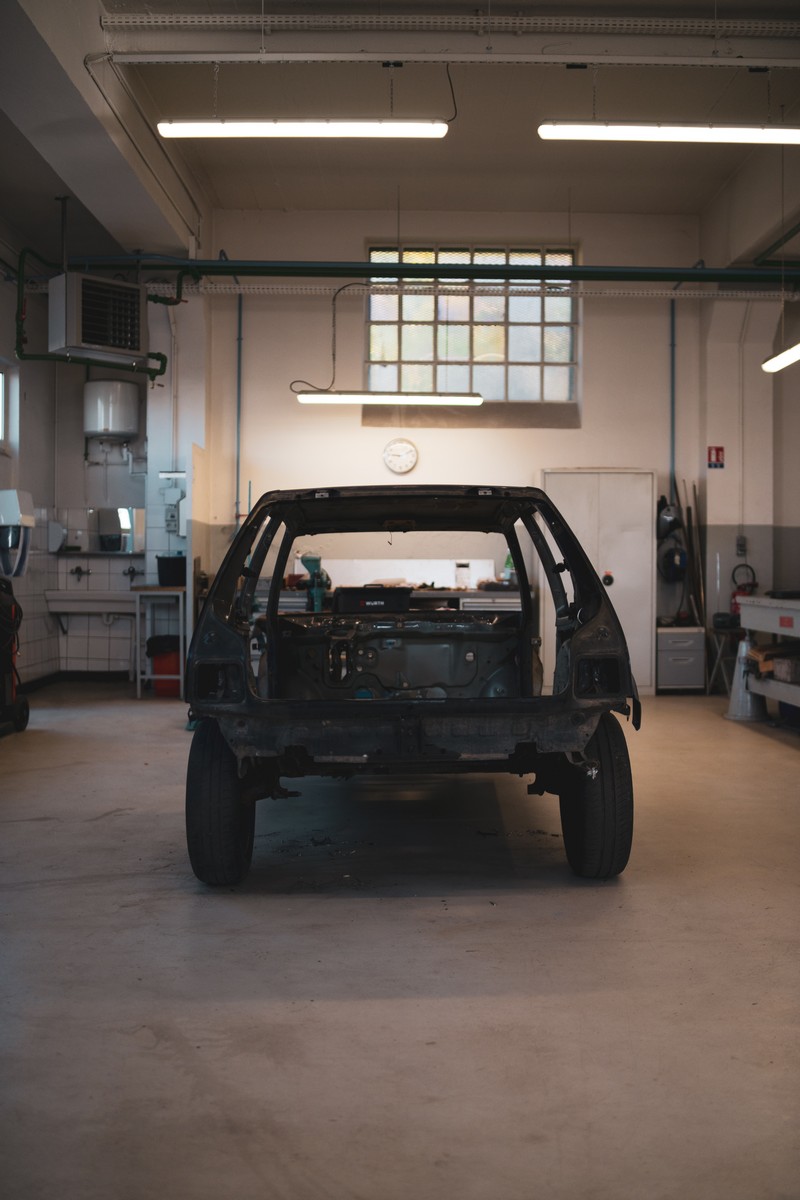 SOCHAUX, FRANÇA: OFICINAS DO PEUGEOT ADVENTURE MUSEUM COMEÇAM A RESTAURAR VEÍCULOS ICÔNICOS DA MARCA. 205 GTI É O ESTREANTE, foto 22