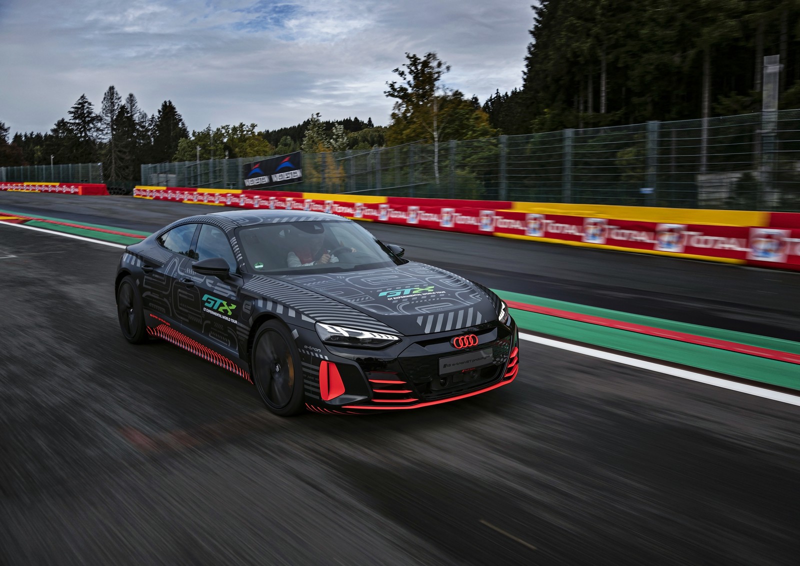 AUDI RS E-TRON GT PROTOTYPE: ADIANTANDO O PRIMEIRO RS ELÉTRICO, foto 1
