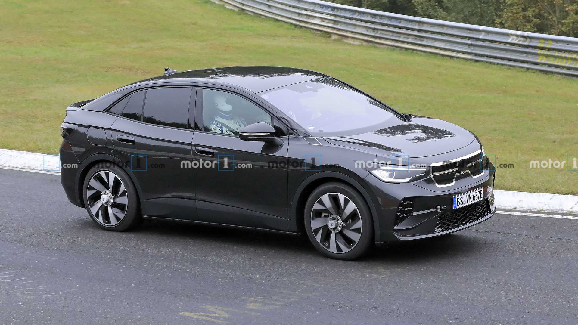 VOLKSWAGEN ID.5: O IRMÃO COUPE DO ID.4 JÁ ESTÁ RODANDO EM NÜRBURGRING, foto 21