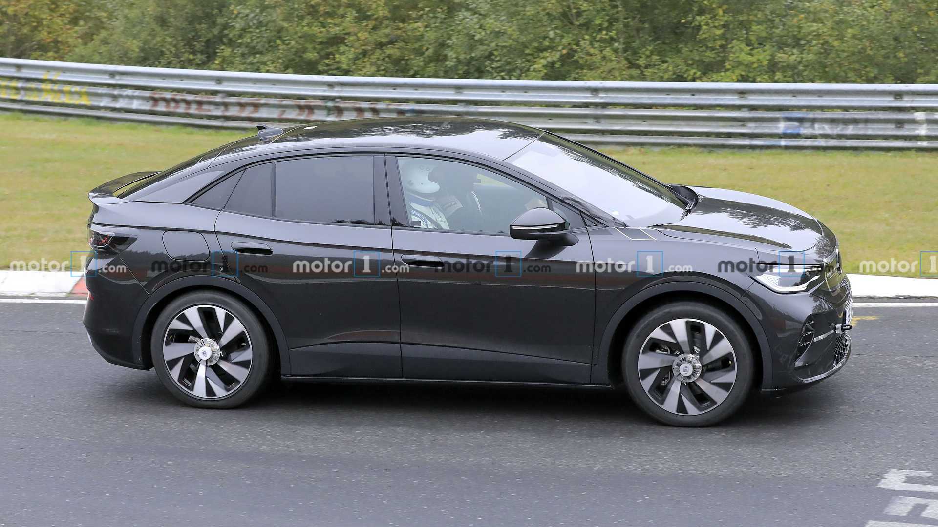 VOLKSWAGEN ID.5: O IRMÃO COUPE DO ID.4 JÁ ESTÁ RODANDO EM NÜRBURGRING, foto 22