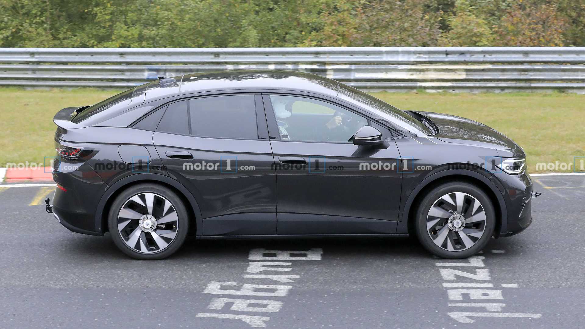 VOLKSWAGEN ID.5: O IRMÃO COUPE DO ID.4 JÁ ESTÁ RODANDO EM NÜRBURGRING, foto 23