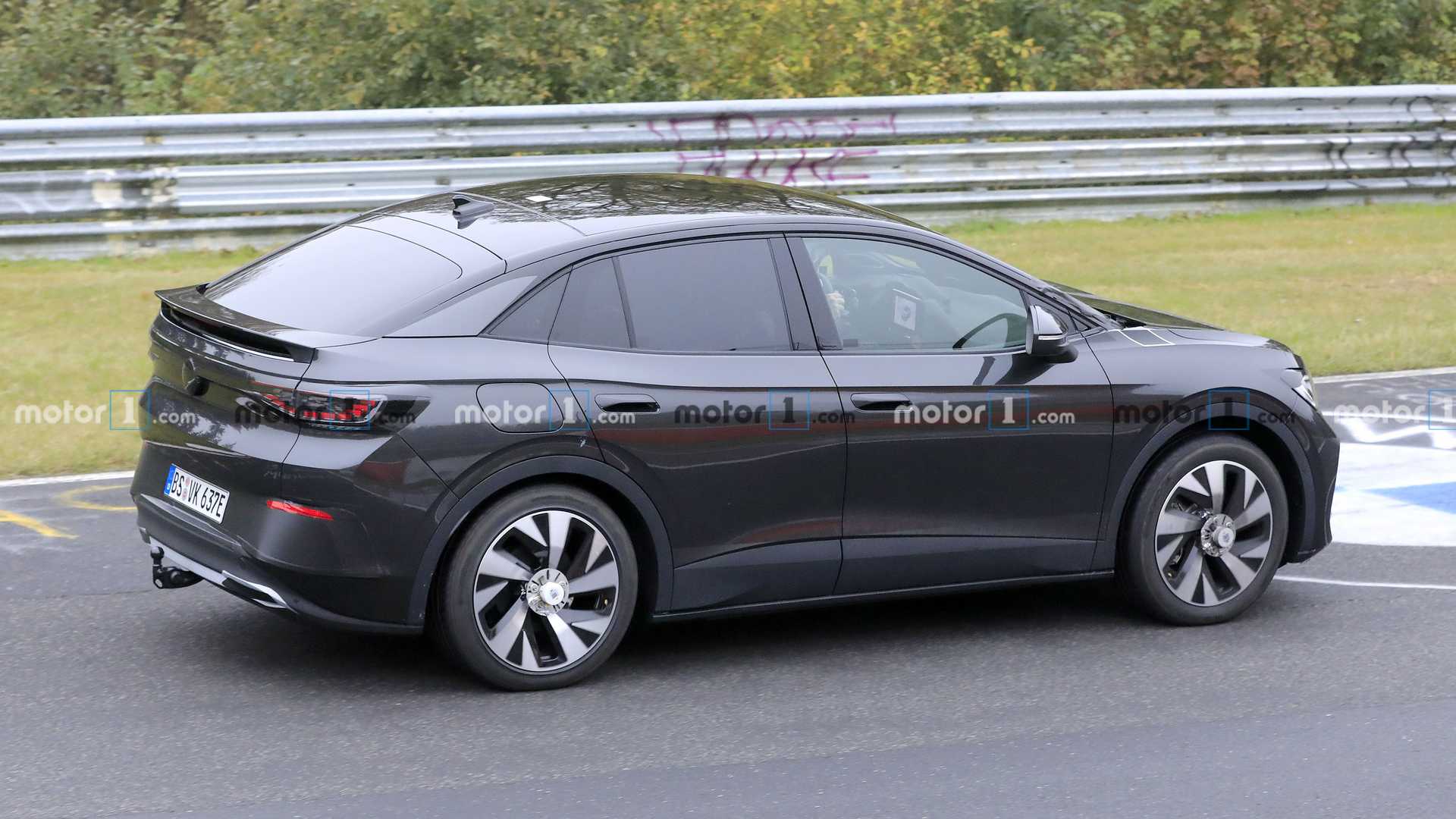 VOLKSWAGEN ID.5: O IRMÃO COUPE DO ID.4 JÁ ESTÁ RODANDO EM NÜRBURGRING, foto 24