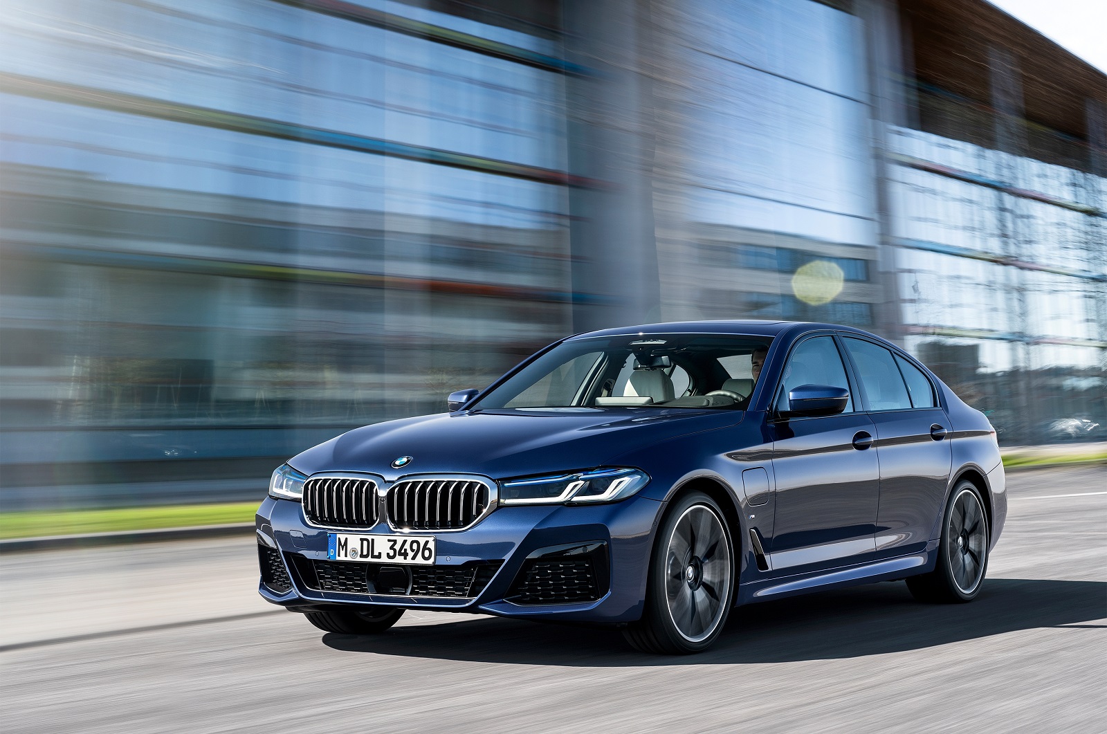 NOVO BMW 530e M SPORT CHEGA AO BRASIL, foto 1