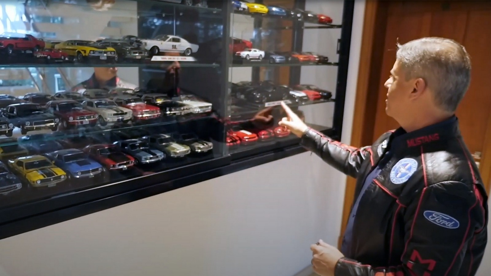 EMPRESÁRIO MONTA COLEÇÃO E GARAGEM TEMÁTICA DEDICADA AO MUSTANG, foto 6