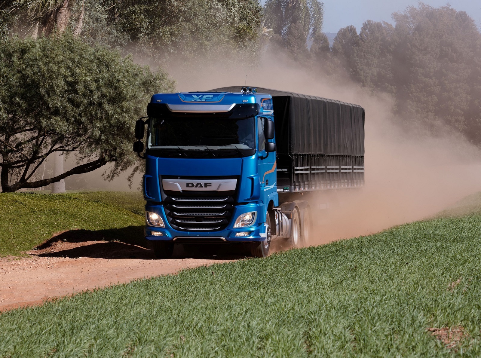 DAF VENDE 71 UNIDADES DO NOVO XF PARA A ADEMIR TRANSPORTES, foto 1