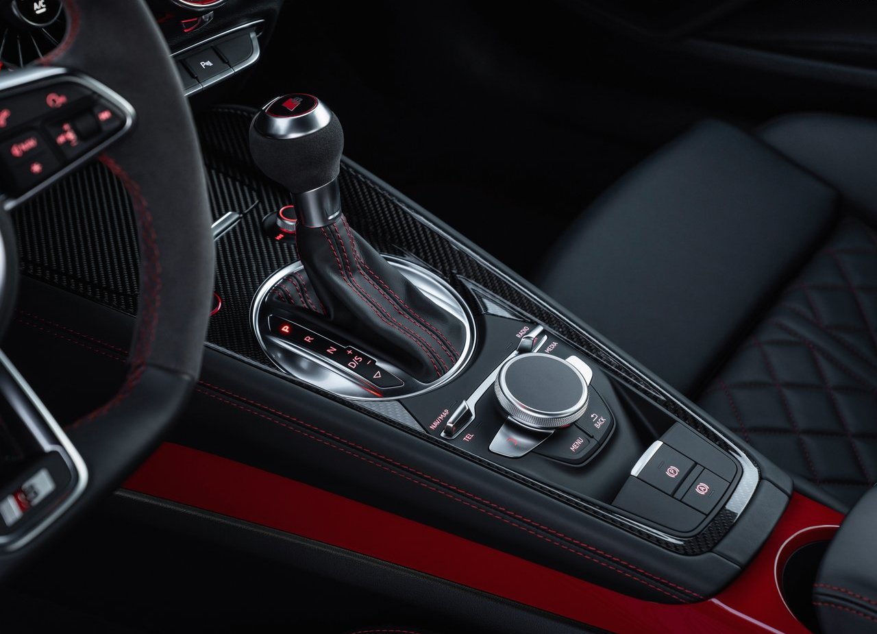 AUDI TTS COMPETITION PLUS: MAIS POTENTE E CHAMATIVO, foto 12