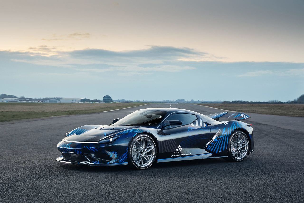 PININFARINA BATTISTA DESCARREGA SEUS MAIS DE 1.900 CV NO ASFALTO DO CIRCUITO DE NARDÒ, foto 2