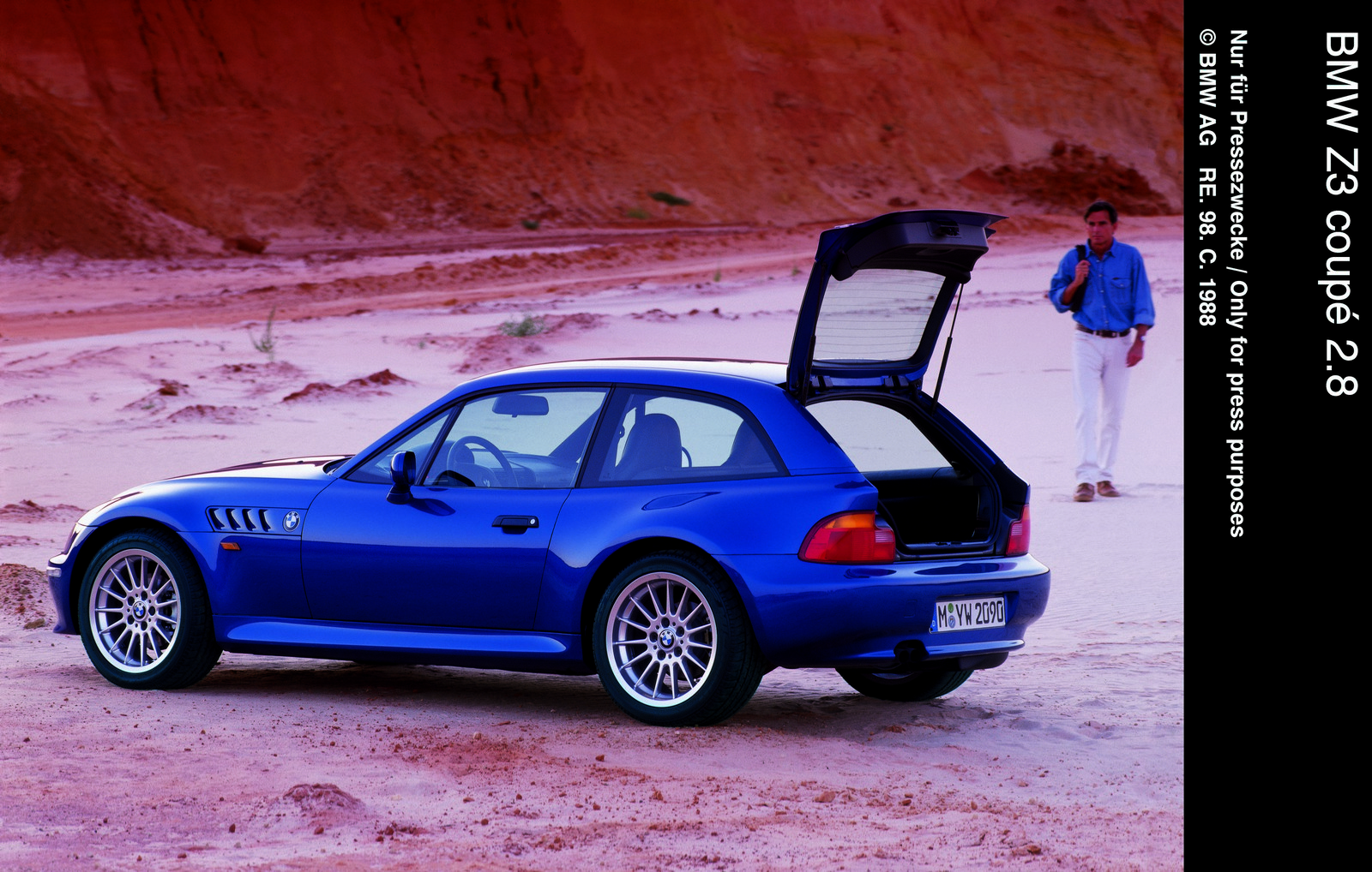 BMW Z3 FAZ 25 ANOS: NEM MESMO O AGENTE SECRETO MAIS FAMOSO DO MUNDO RESISTIU AOS SEUS ENCANTOS, foto 1