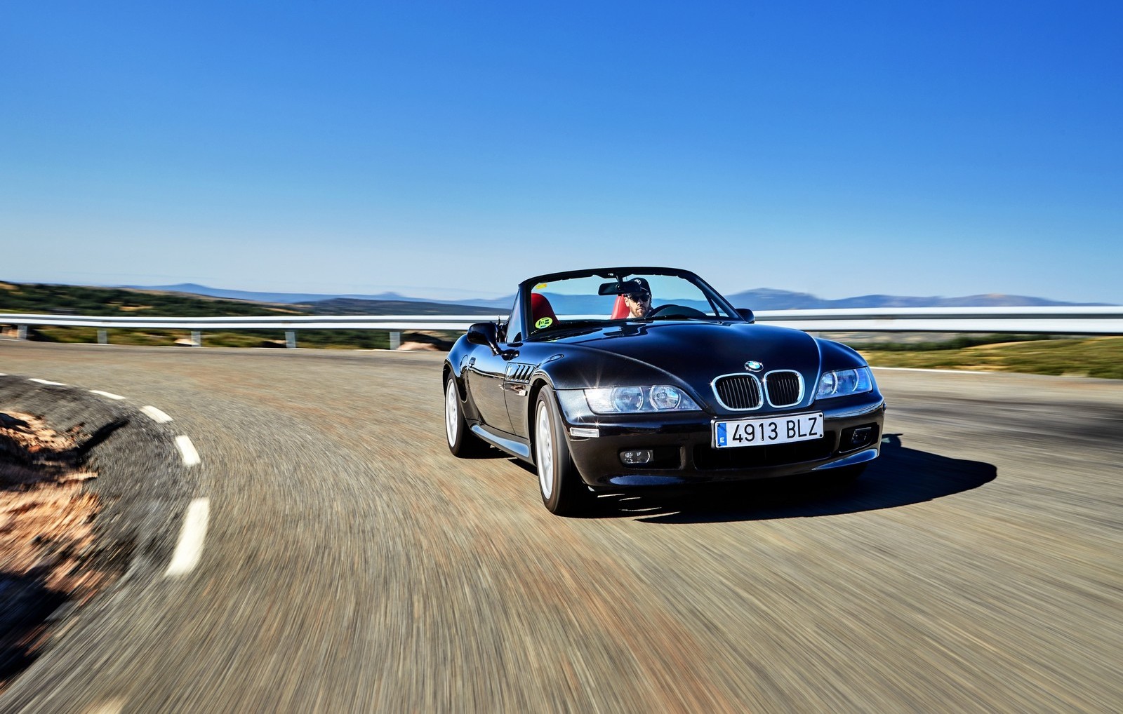 BMW Z3 FAZ 25 ANOS: NEM MESMO O AGENTE SECRETO MAIS FAMOSO DO MUNDO RESISTIU AOS SEUS ENCANTOS, foto 14