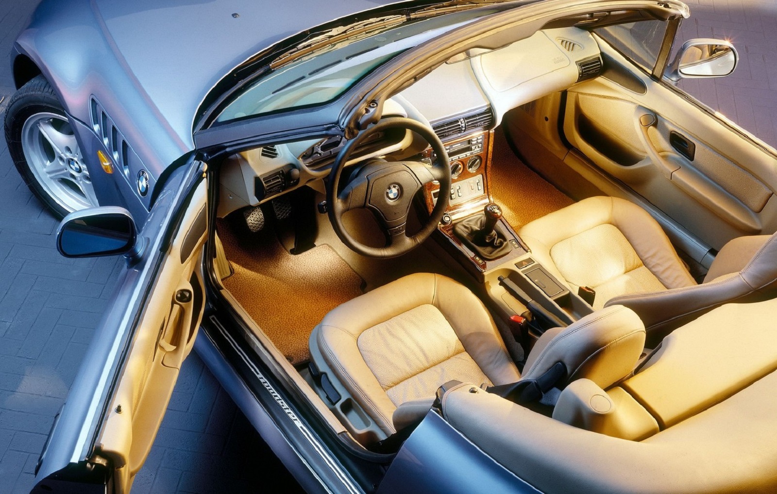 BMW Z3 FAZ 25 ANOS: NEM MESMO O AGENTE SECRETO MAIS FAMOSO DO MUNDO RESISTIU AOS SEUS ENCANTOS, foto 19