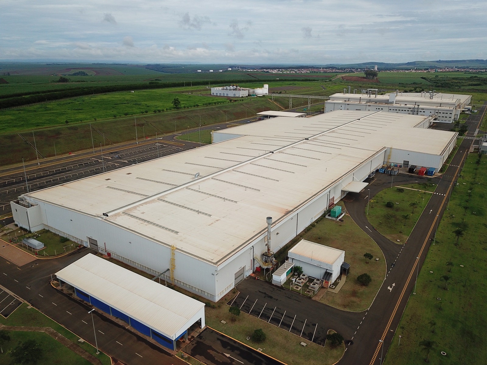 MERCEDES-BENZ ENCERRA PRODUÇÃO DE AUTOMÓVEIS EM IRACEMÁPOLIS, foto 1