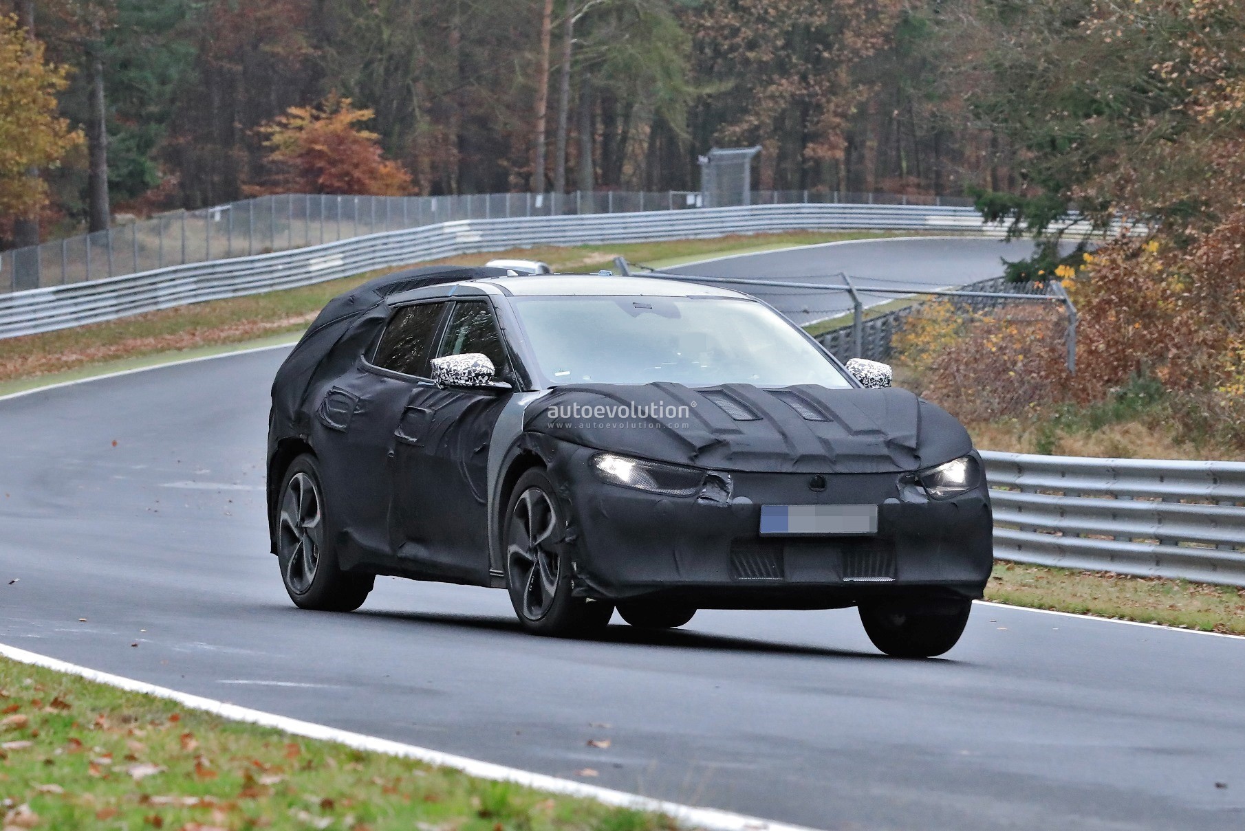NOVO CARRO ELÉTRICO DA KIA QUE ESTREARÁ EM 2021 SEGUE PERDENDO CAMUFLAGEM, foto 8