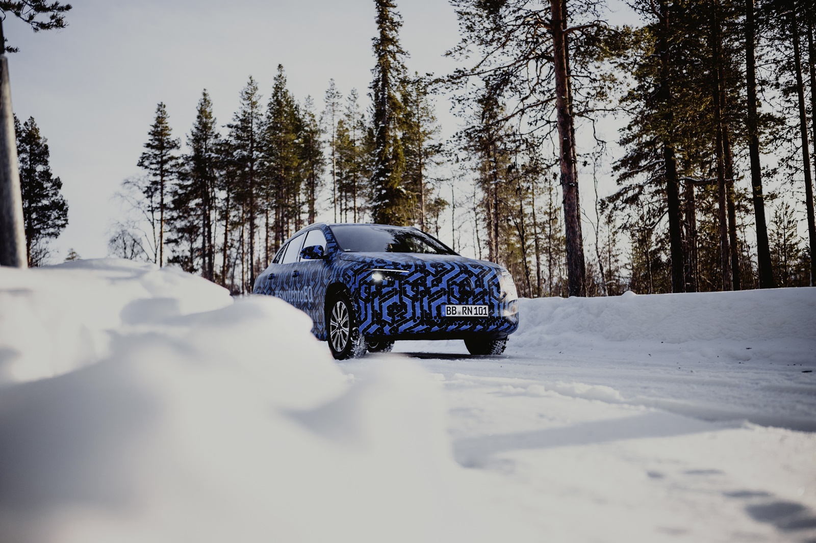 MERCEDES-BENZ EQA JÁ TEM DATA DE APRESENTAÇÃO E ESTÁ DANDO A VOLTA NA ESQUINA, foto 2