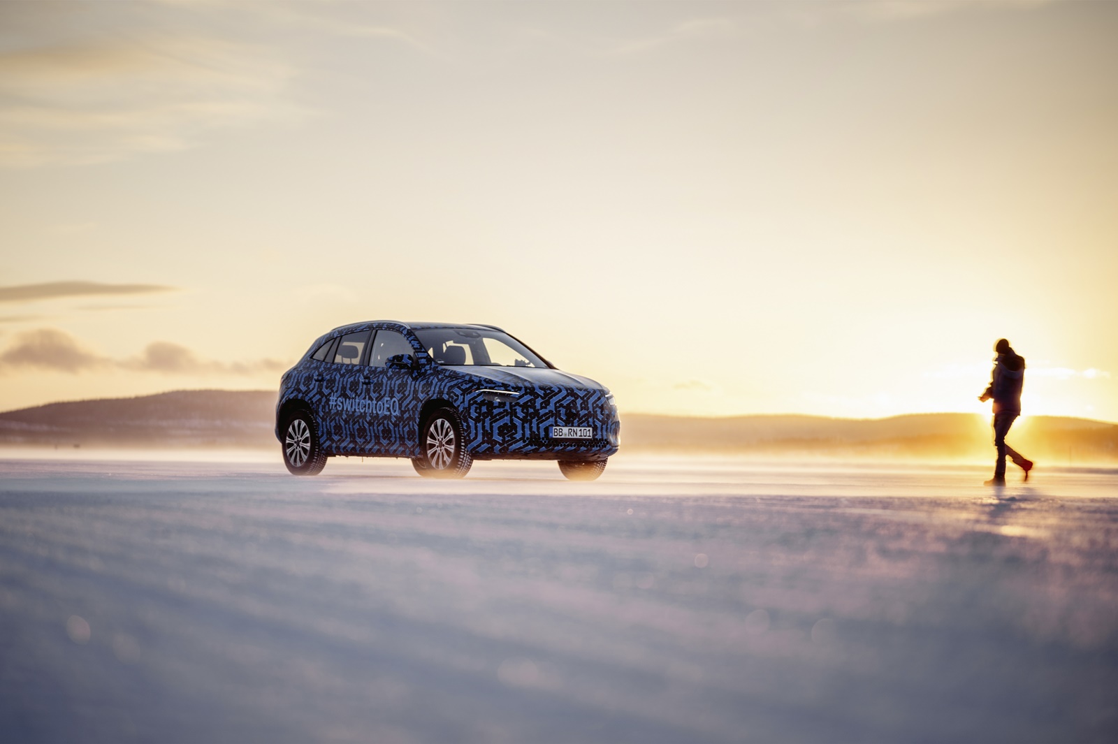 MERCEDES-BENZ EQA JÁ TEM DATA DE APRESENTAÇÃO E ESTÁ DANDO A VOLTA NA ESQUINA, foto 4
