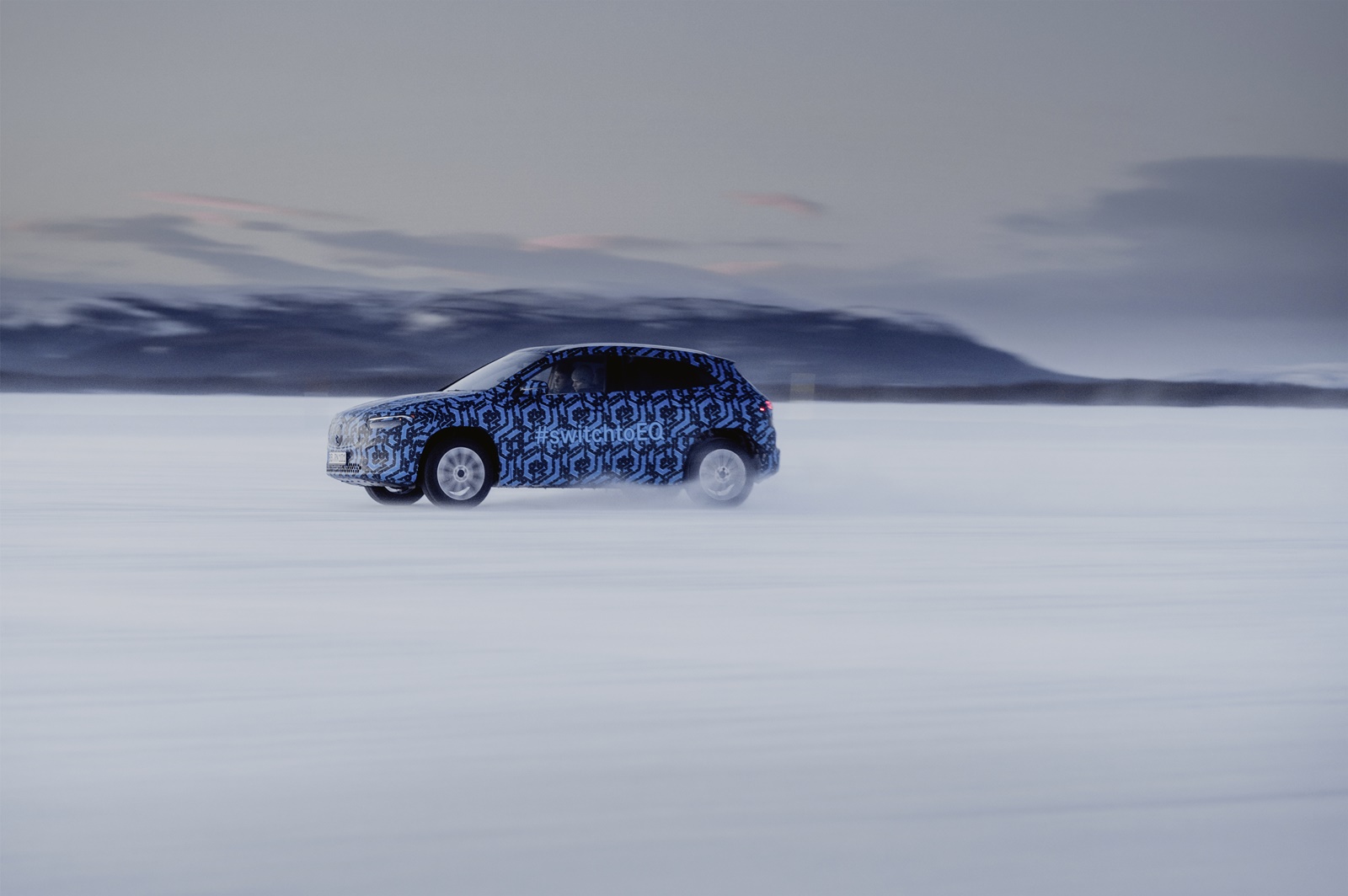 MERCEDES-BENZ EQA JÁ TEM DATA DE APRESENTAÇÃO E ESTÁ DANDO A VOLTA NA ESQUINA, foto 5