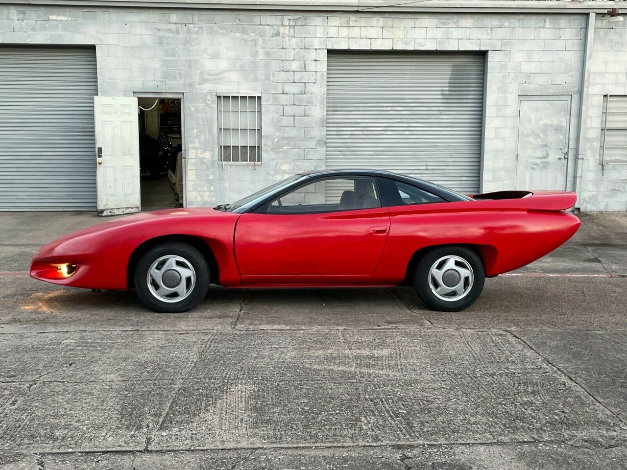 O RADICAL E FUTURISTA ‘KITT’ DO FILME KNIGHT RIDER 2000 ESTÁ À VENDA, foto 4
