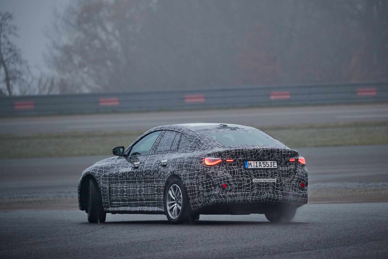 BMW i4 JÁ ESTÁ QUASE PRONTO: ATÉ 530 CV E 600 KM DE AUTONOMIA, foto 4