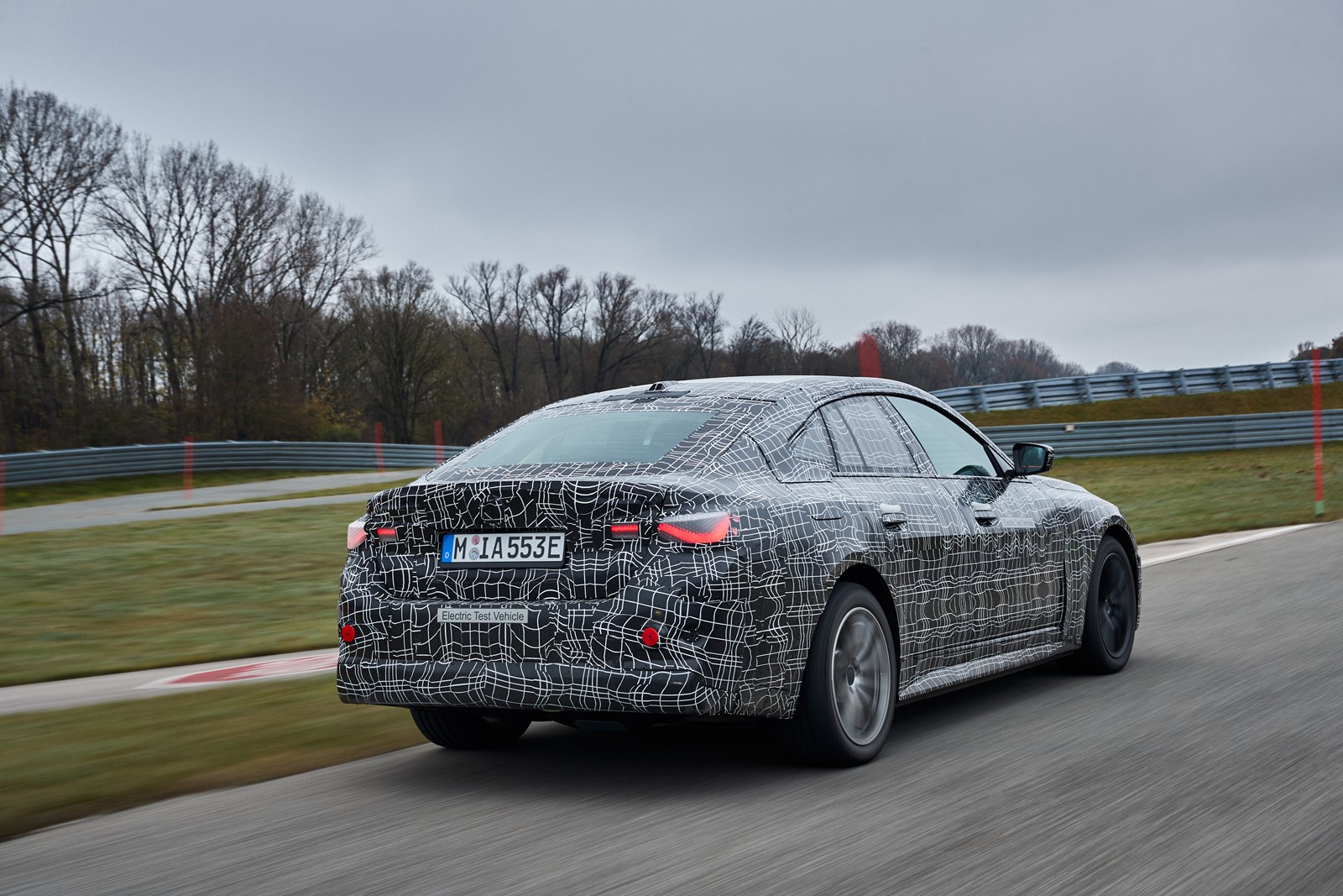 BMW i4 JÁ ESTÁ QUASE PRONTO: ATÉ 530 CV E 600 KM DE AUTONOMIA, foto 7