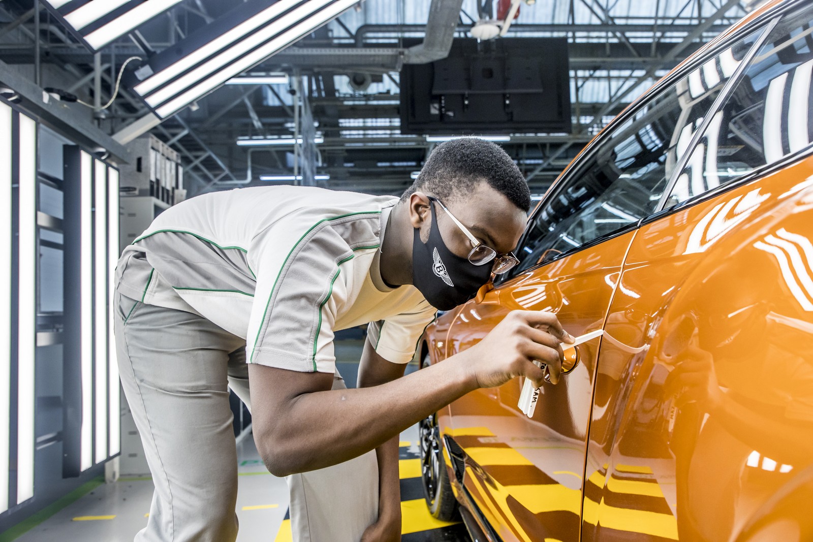BENTLEY CONTINENTAL GT ALCANÇA SEU PARTICULAR RECORDE DE PRODUÇÃO, foto 5