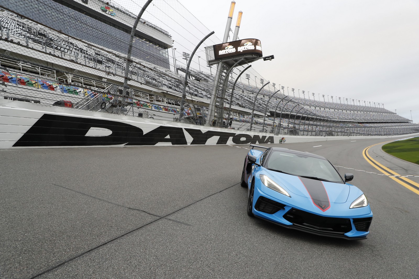 CHEVROLET PREPAROU UMA FROTA DE PACE CARS COM 1.389 CV PARA A DAYTONA 500, foto 2