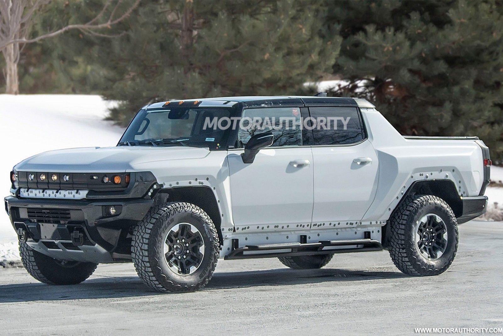 GMC HUMMER EV MOSTRA SUA CAPACIDADE SOBRE A NEVE, foto 4
