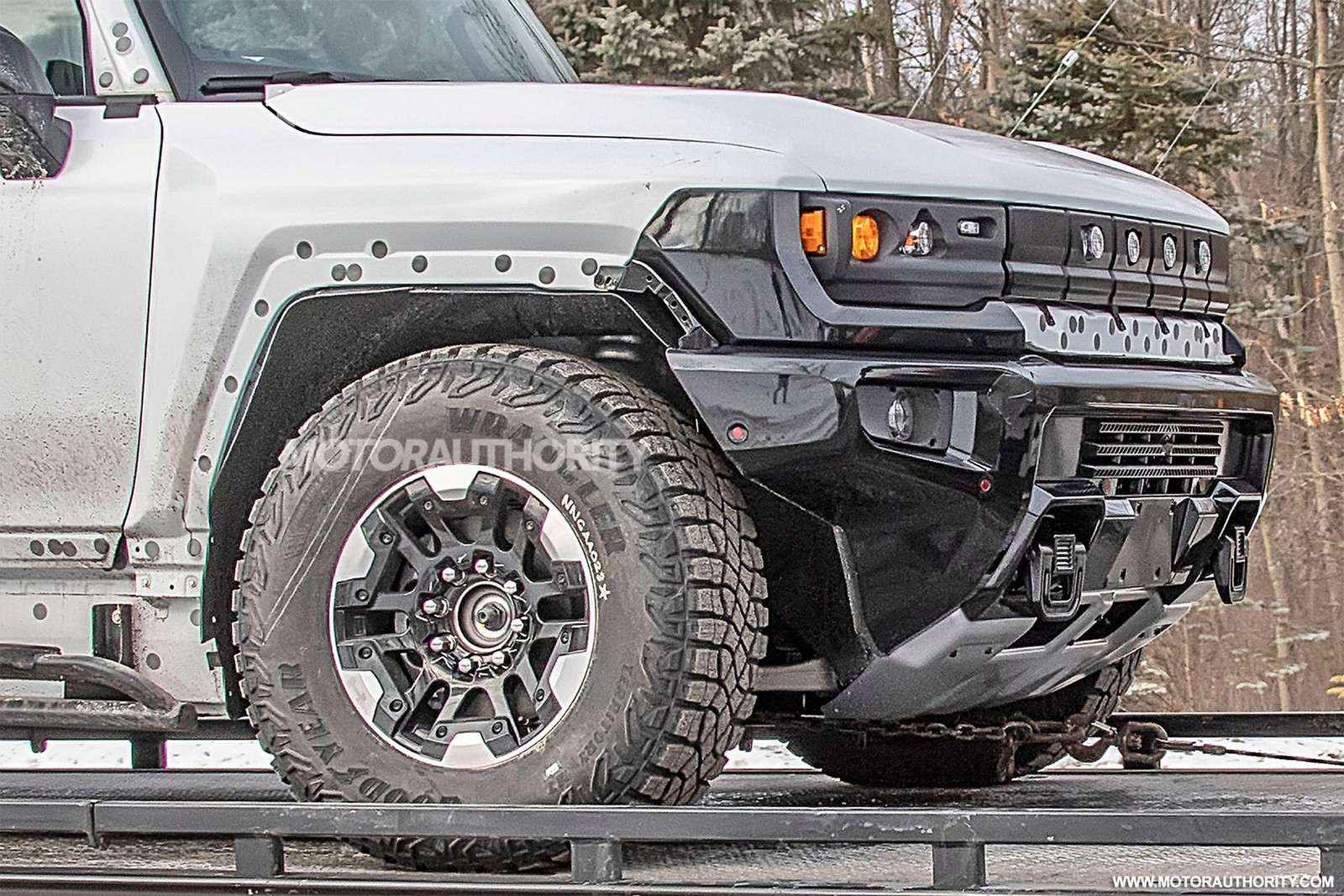 GMC HUMMER EV MOSTRA SUA CAPACIDADE SOBRE A NEVE, foto 10