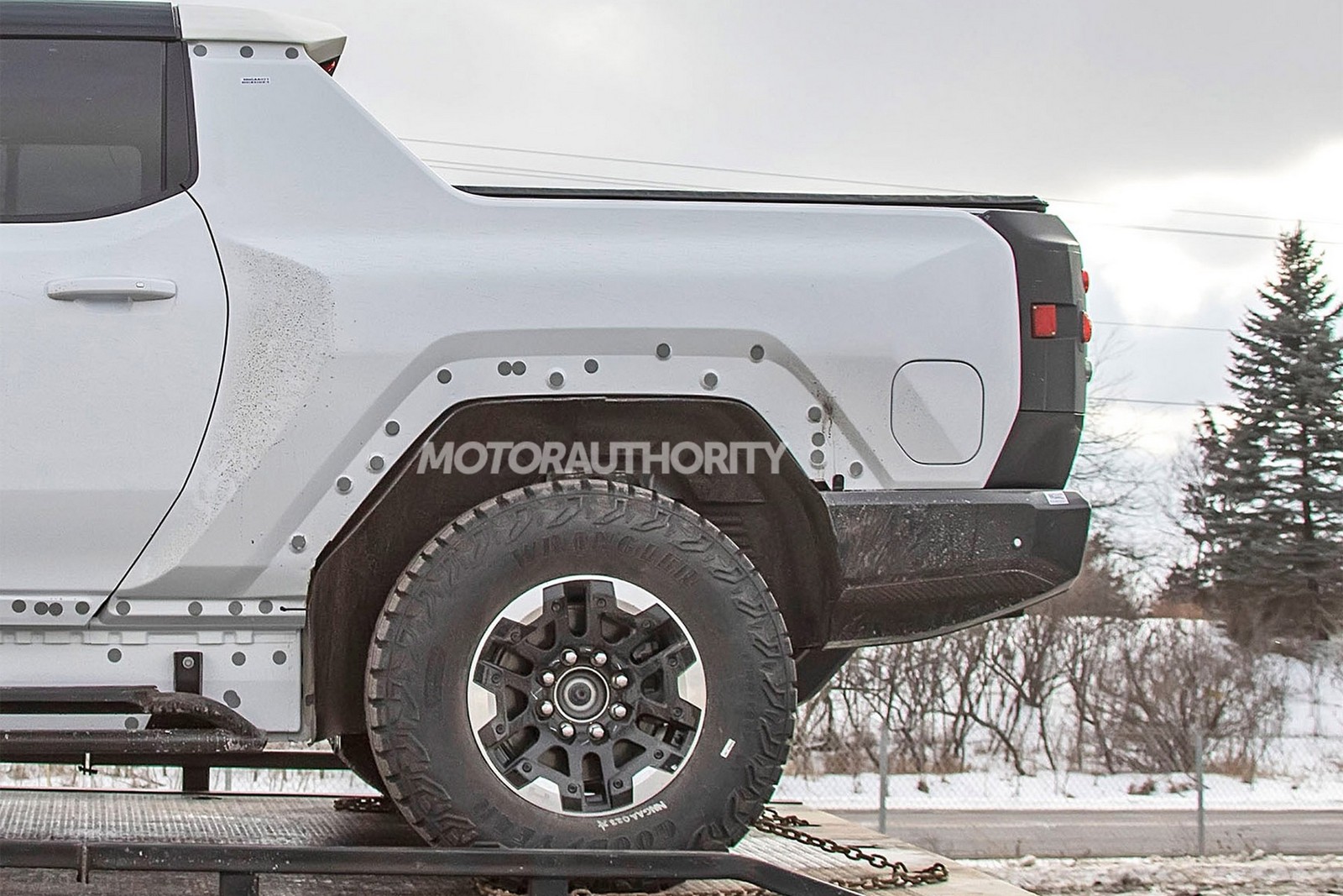 GMC HUMMER EV MOSTRA SUA CAPACIDADE SOBRE A NEVE, foto 12
