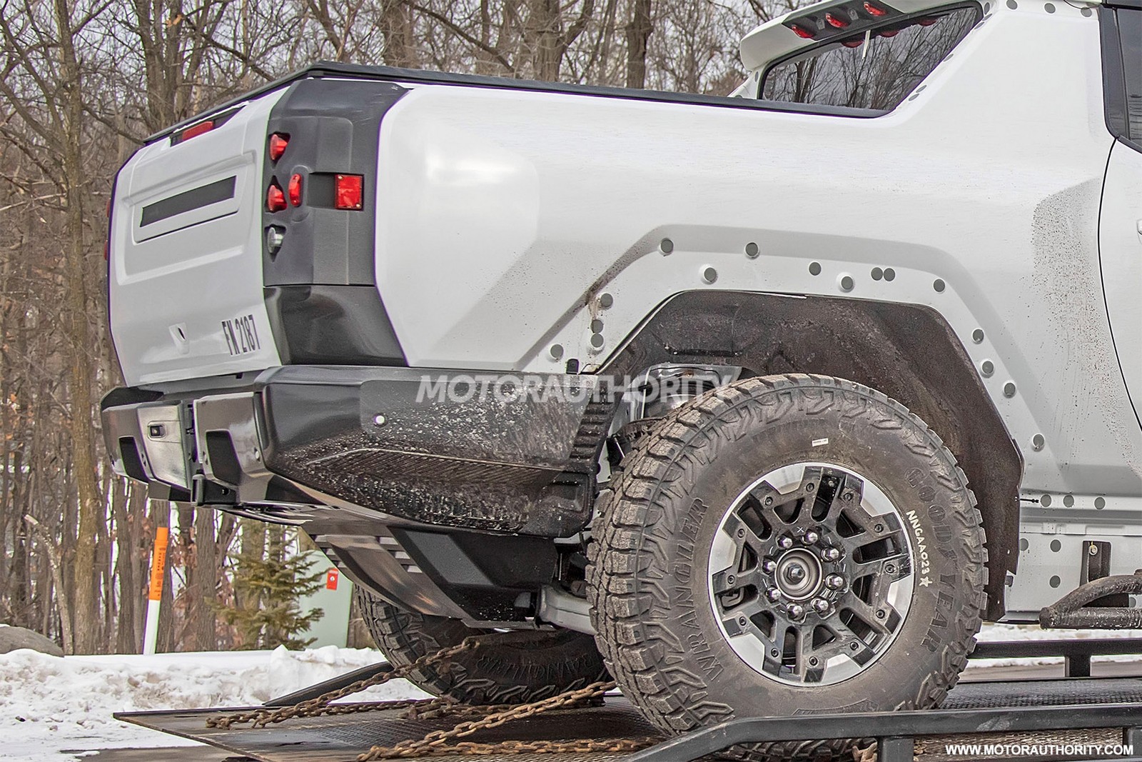 GMC HUMMER EV MOSTRA SUA CAPACIDADE SOBRE A NEVE, foto 13