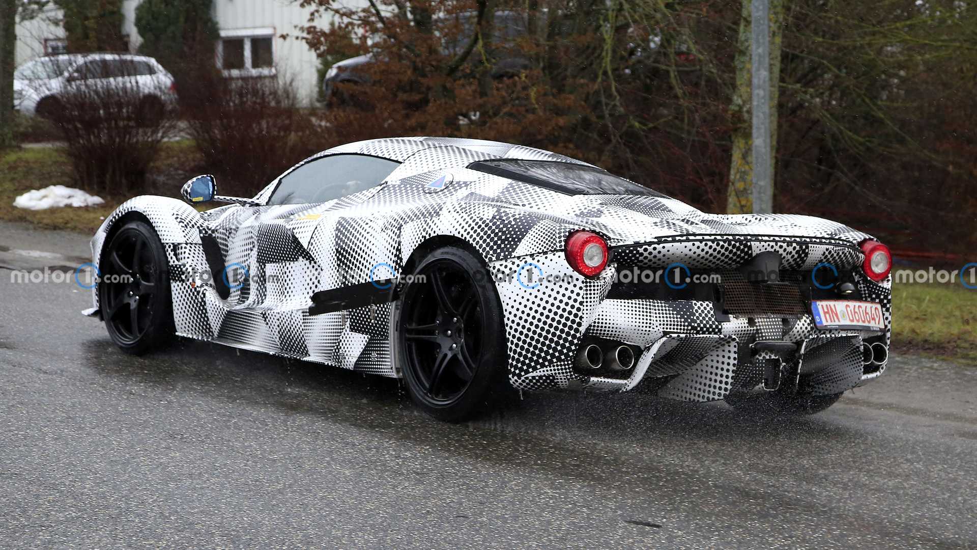 SURGEM NOVAS FOTOS FLAGRANTES DO PRÓXIMO MONSTRO DA FERRARI, foto 7