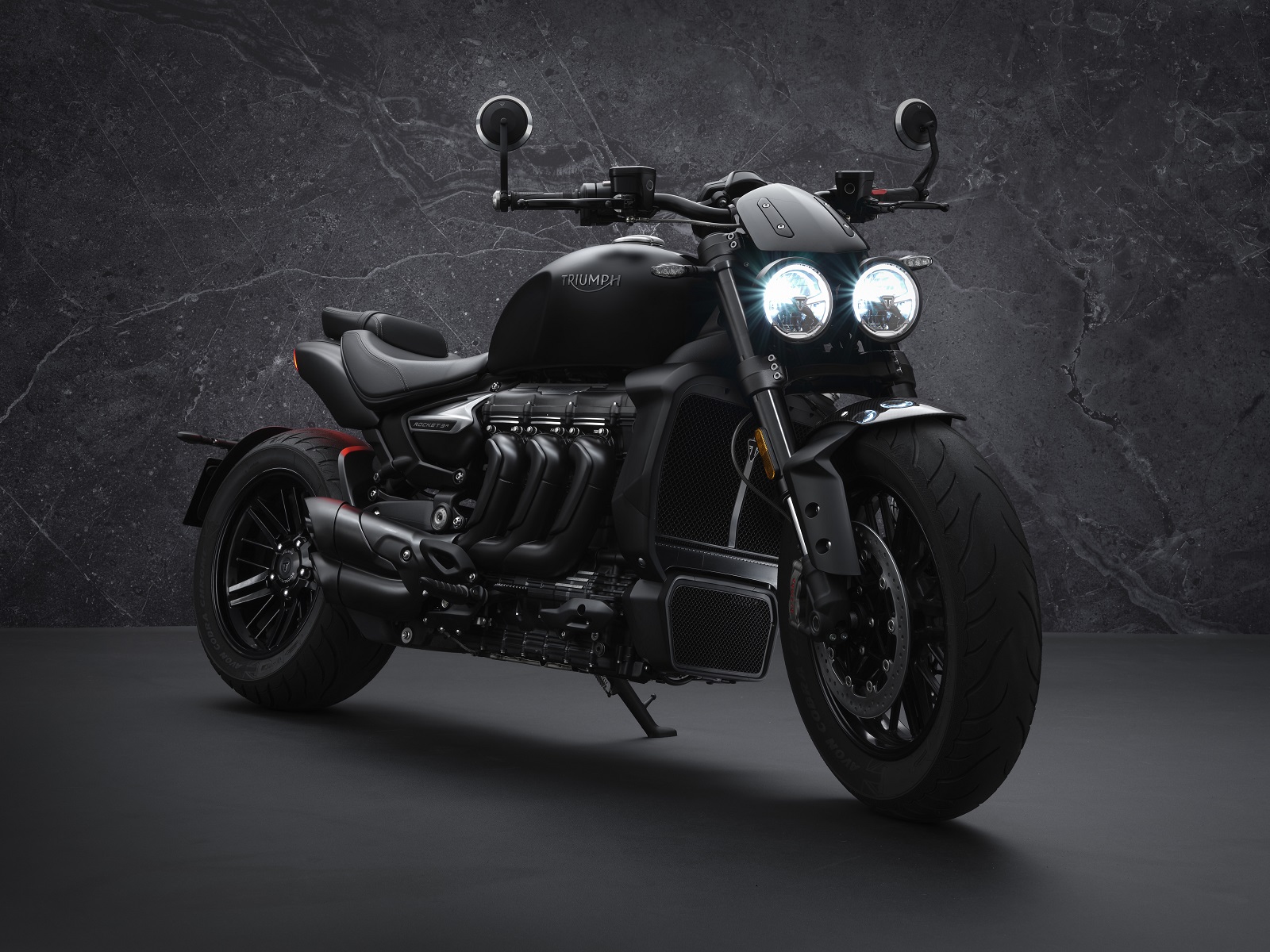 TRIUMPH APRESENTA GLOBALMENTE DUAS NOVAS SÉRIES ESPECIAIS DO MODELO ROCKET 3, foto 1