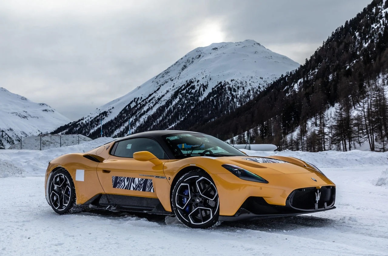 OS PROTÓTIPOS DO MASERATI MC20 ACELERAM SOBRE A NEVE, foto 2